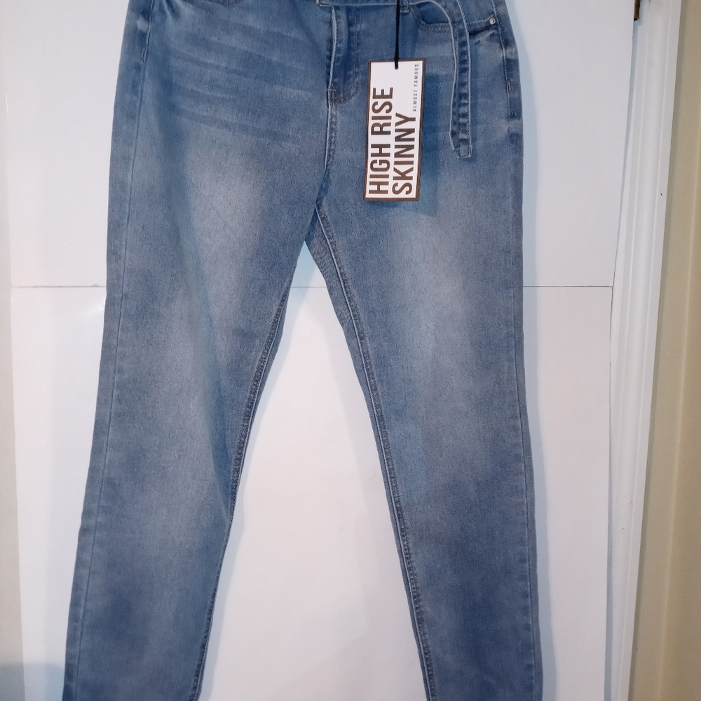 🆕 Almost Famous High Rise Skinny Jeans - Picture 2 of 6